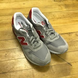 New Balance x American Eagle Crossover 565